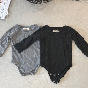 Organic long sleeve body suits Kids 6-12 months